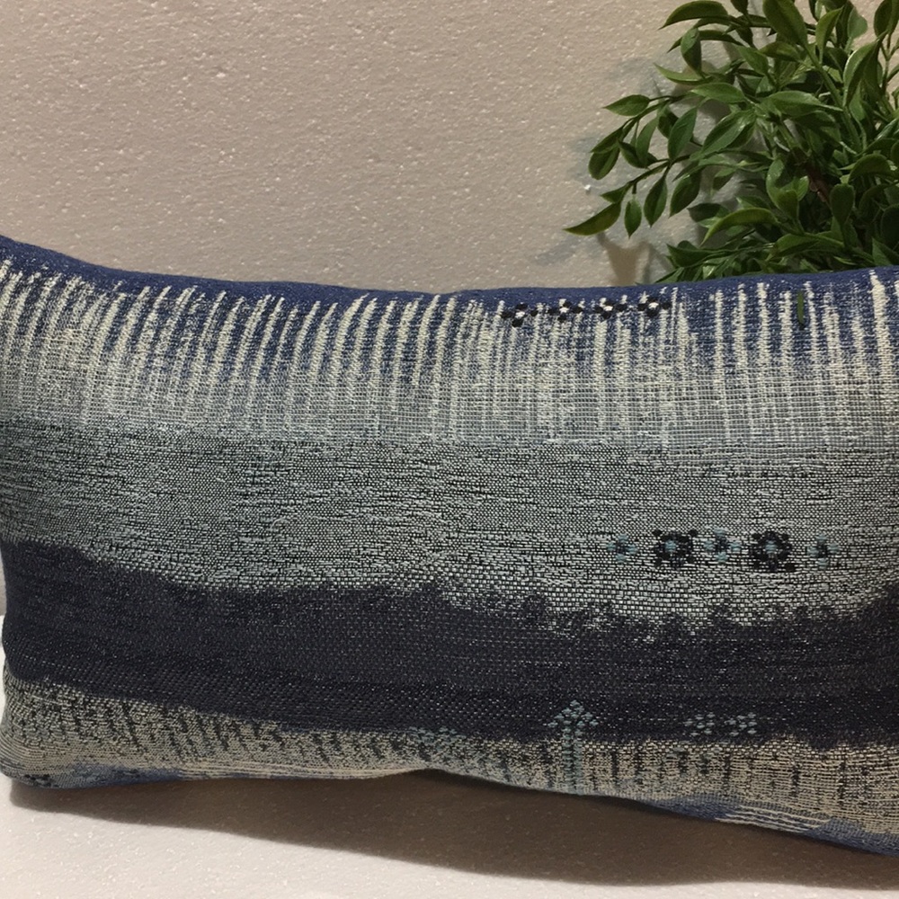 Accent pillow